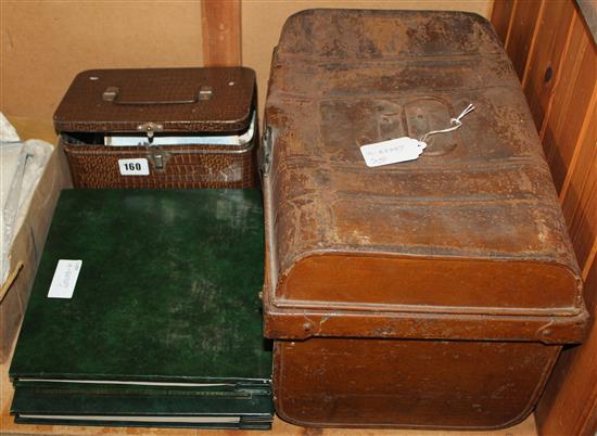 2 albums and quantity of loose great war postcards and a tin trunk